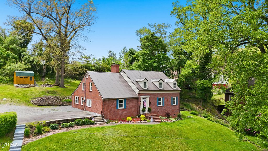 Photo of 205 Highland Avenue, Norton, VA 24273 (MLS # 9994645)