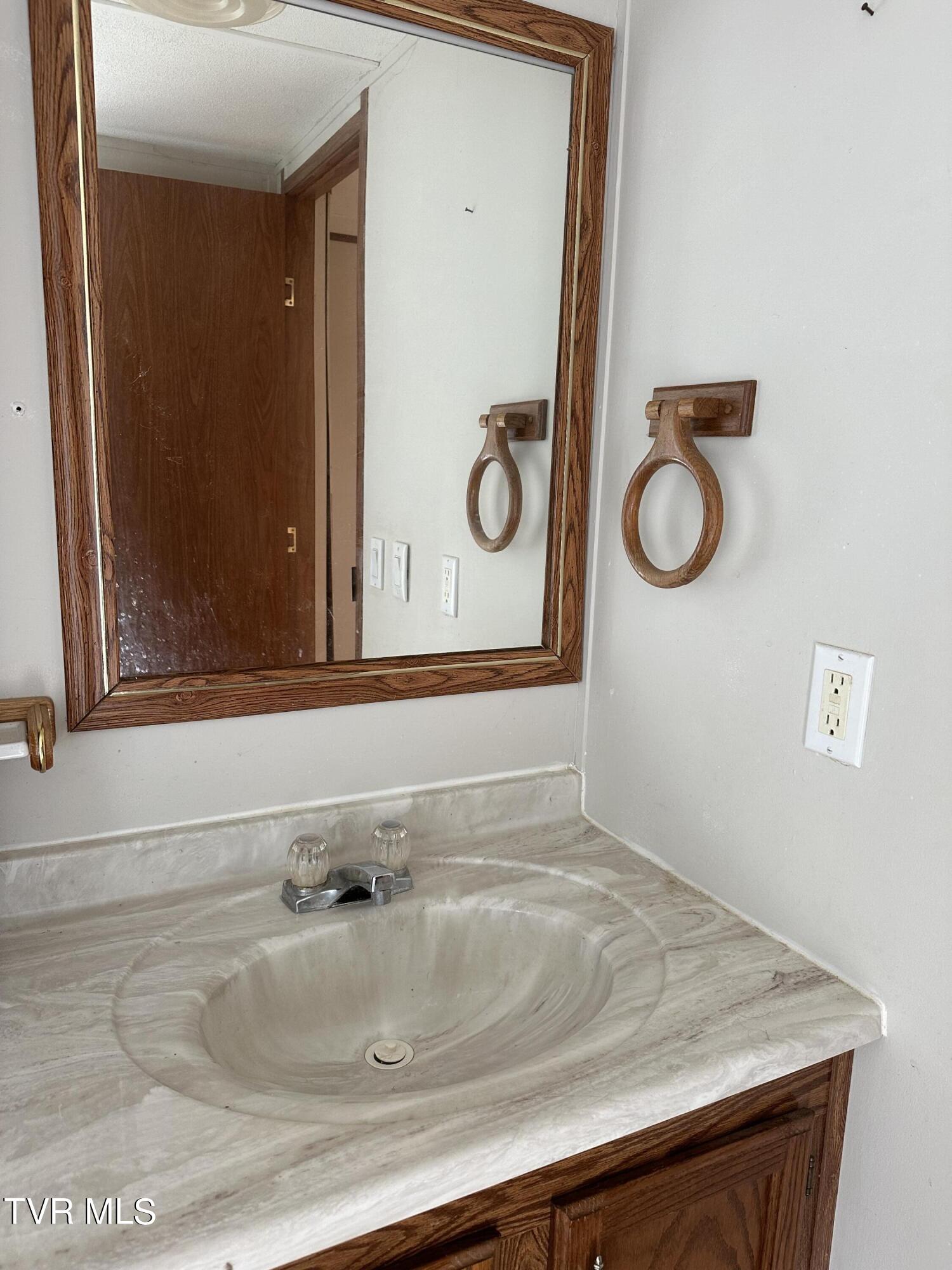 1370 Lovelace Road, Fall Branch, Tennessee image 40