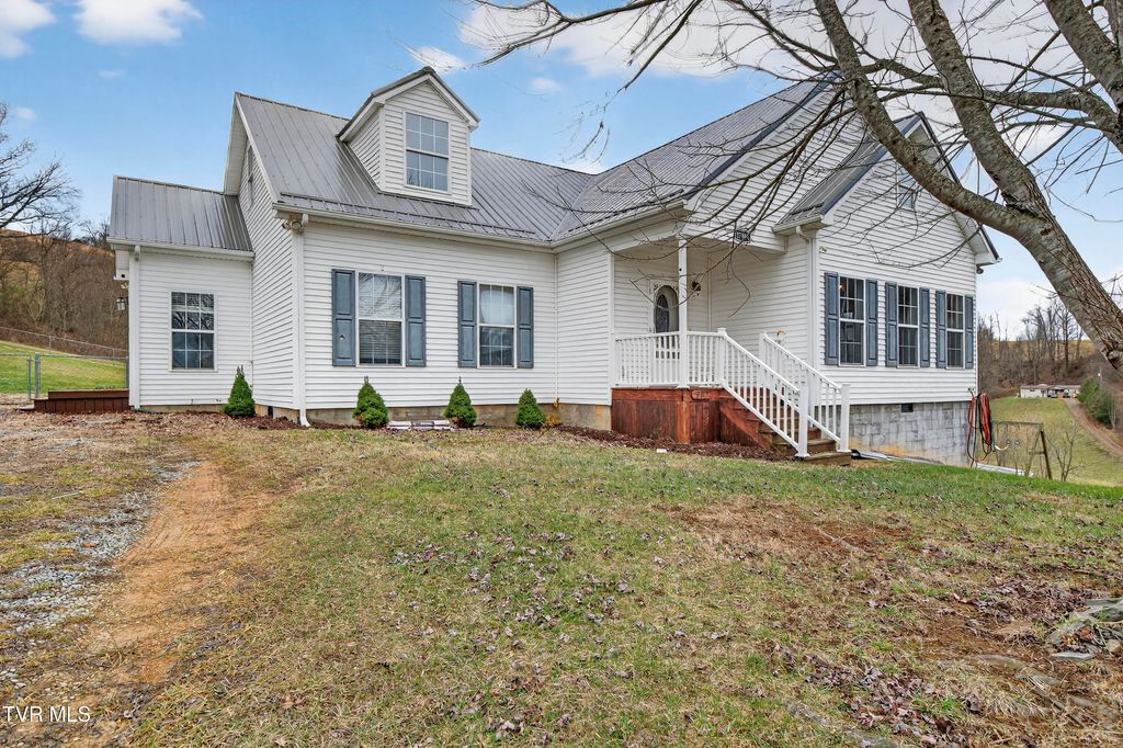 Photo of 17968 Overlook Dr Dr, Abingdon, VA 24210 (MLS # 9989788)