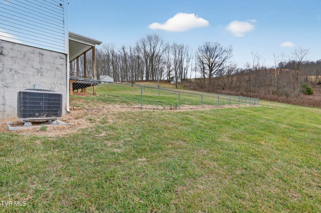 Photo of 17968 Overlook Dr Dr, Abingdon, VA 24210 (MLS # 9989788)