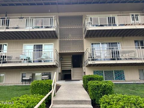 Photo of 1055 Carriage Circle #Apt 302, Bristol, VA 24201 (MLS # 9994935)
