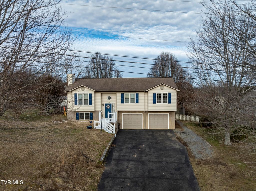 Photo of 134 Tucker Lane, Johnson City, TN 37601 (MLS # 9989665)