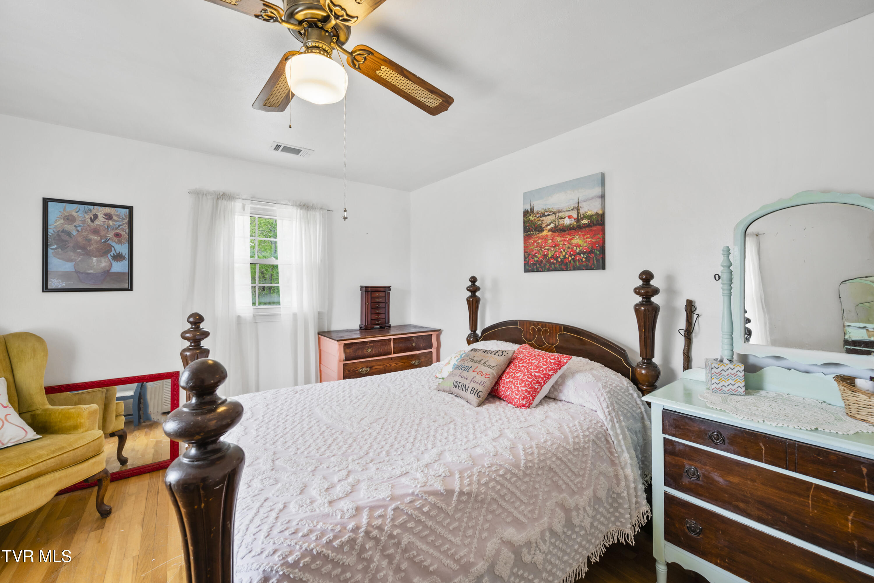 7357 White Pine Circle, Bristol, Virginia image 19