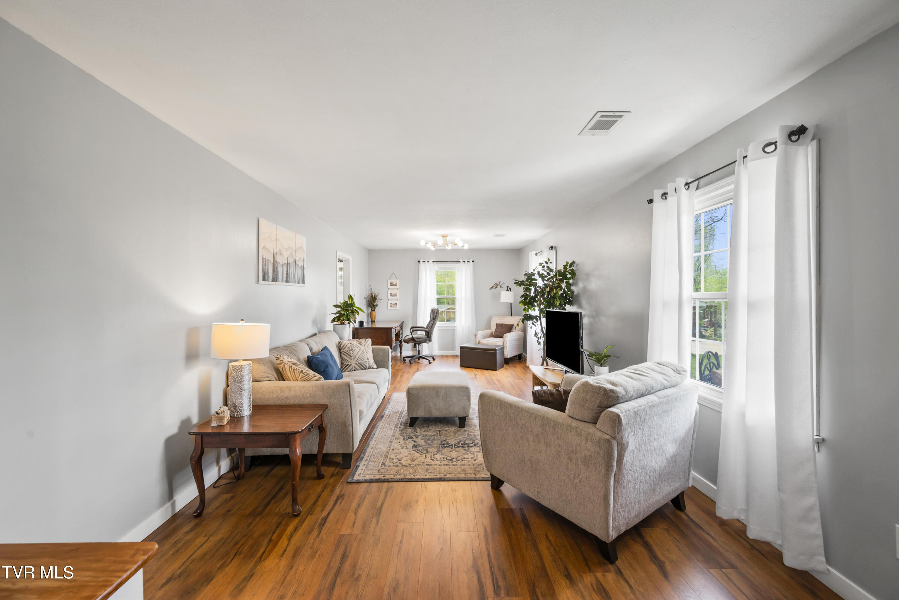 7357 White Pine Circle, Bristol, Virginia image 2