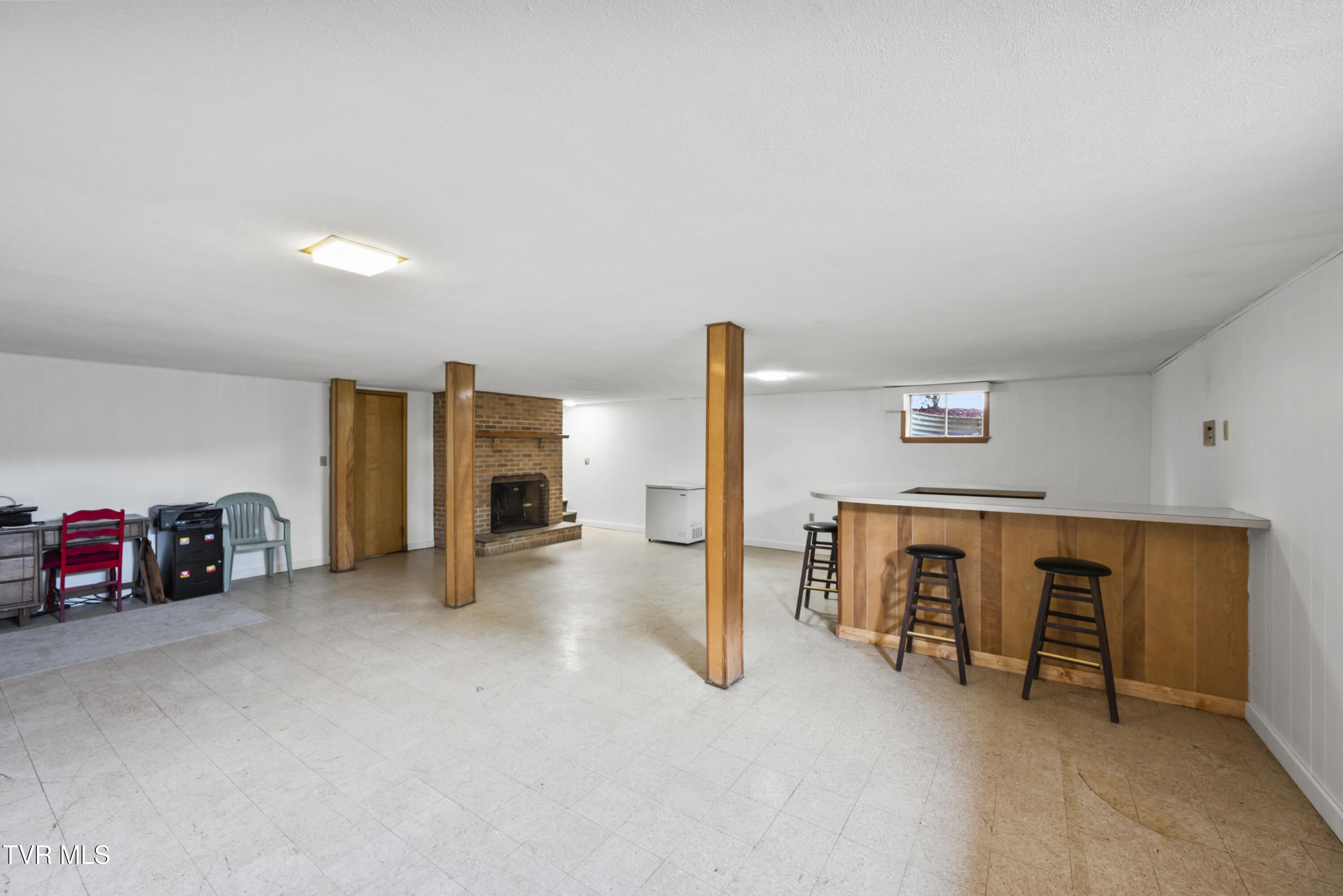 7357 White Pine Circle, Bristol, Virginia image 25
