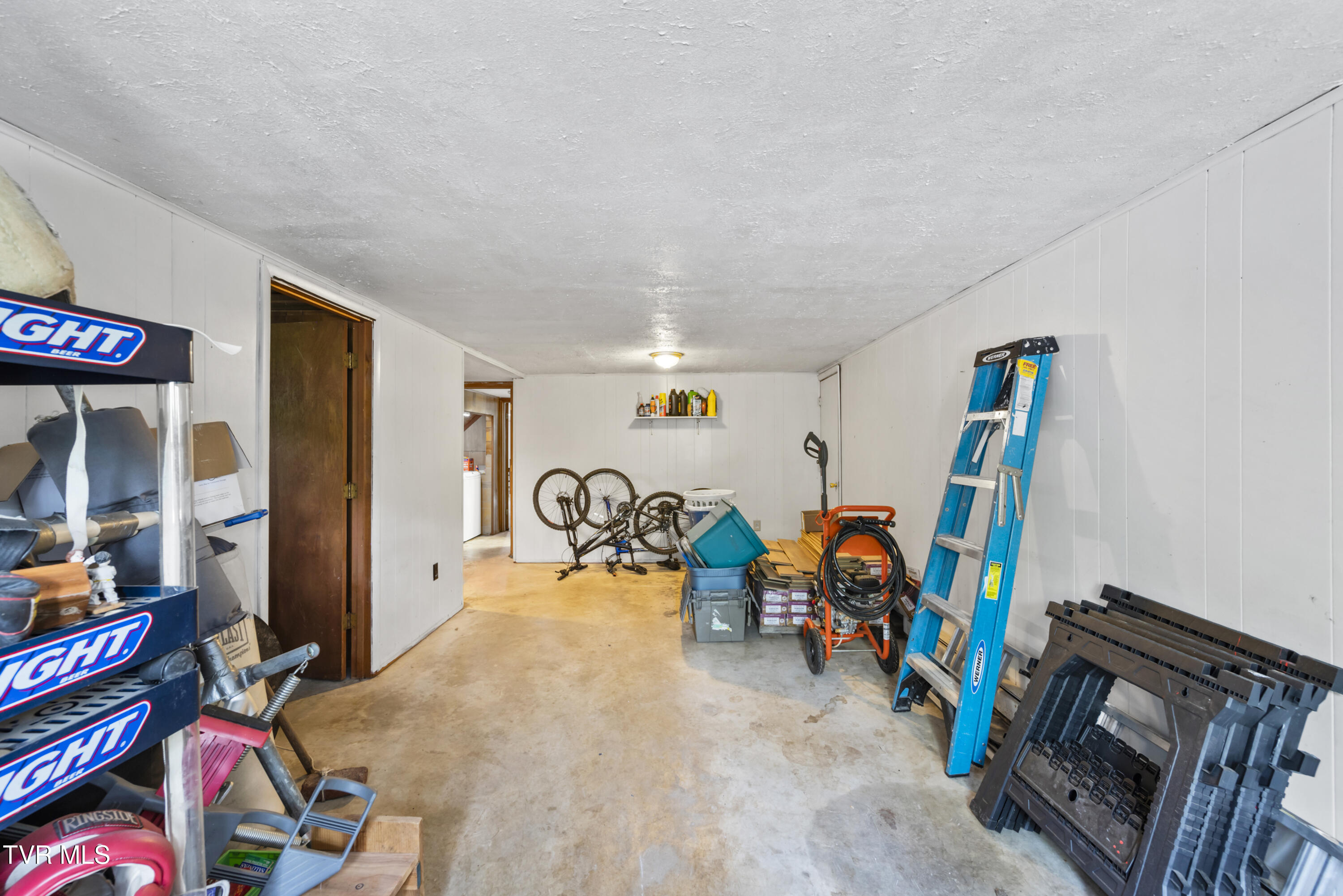 7357 White Pine Circle, Bristol, Virginia image 31