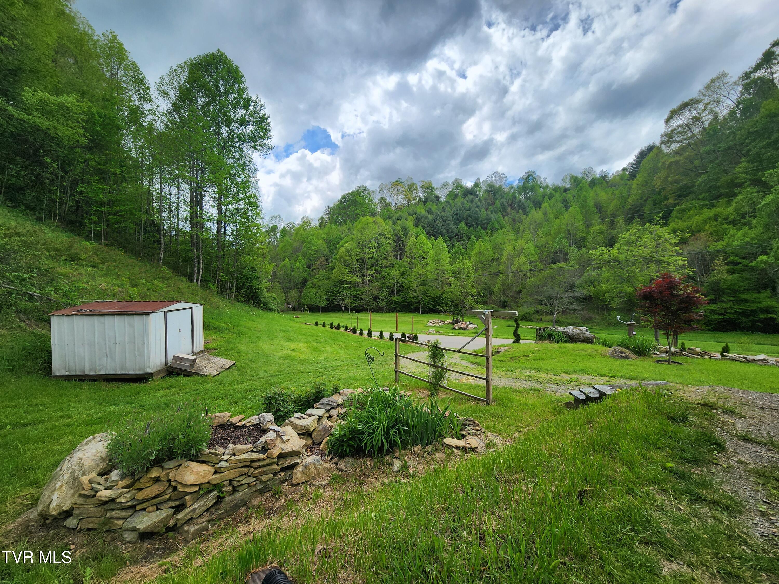 1026 Mcewen Road, Mountain City, Tennessee image 9