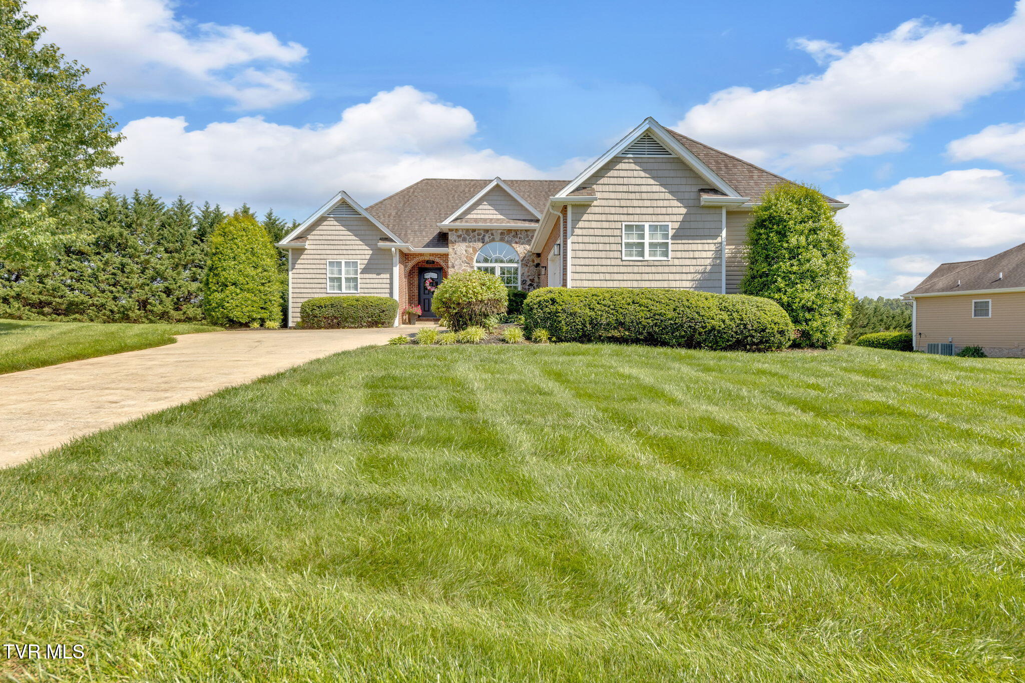 1005 Rachels Way, Piney Flats, Tennessee image 2
