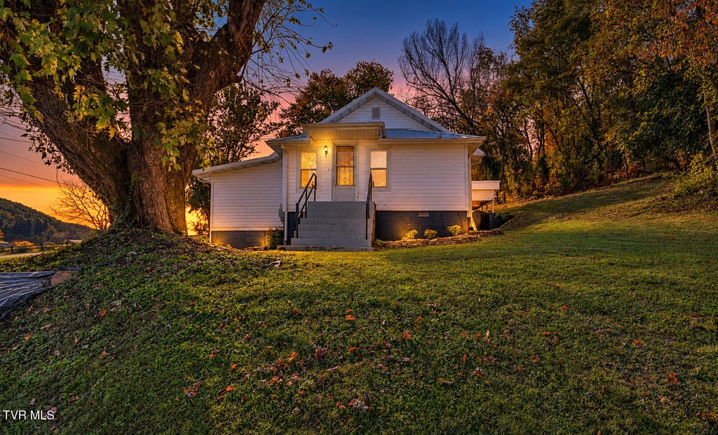 Photo of 243 Johnson Cemetery Road, Blountville, TN 37617 (MLS # 10002411)