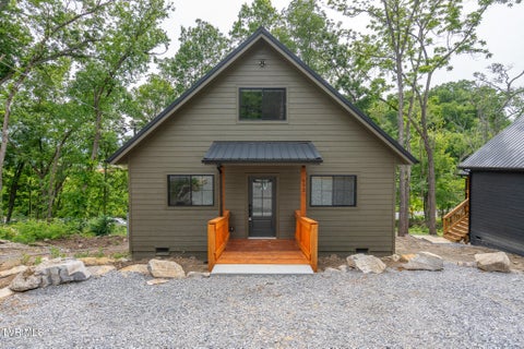 Photo of 403 Crescent Drive, Greeneville, TN 37743 (MLS # 9996236)
