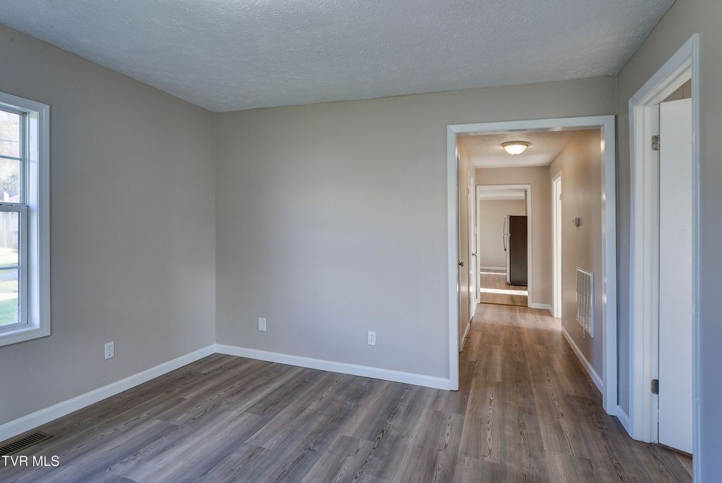 Photo of 129 Deck Valley Road, Bristol, TN 37620 (MLS # 9988251)