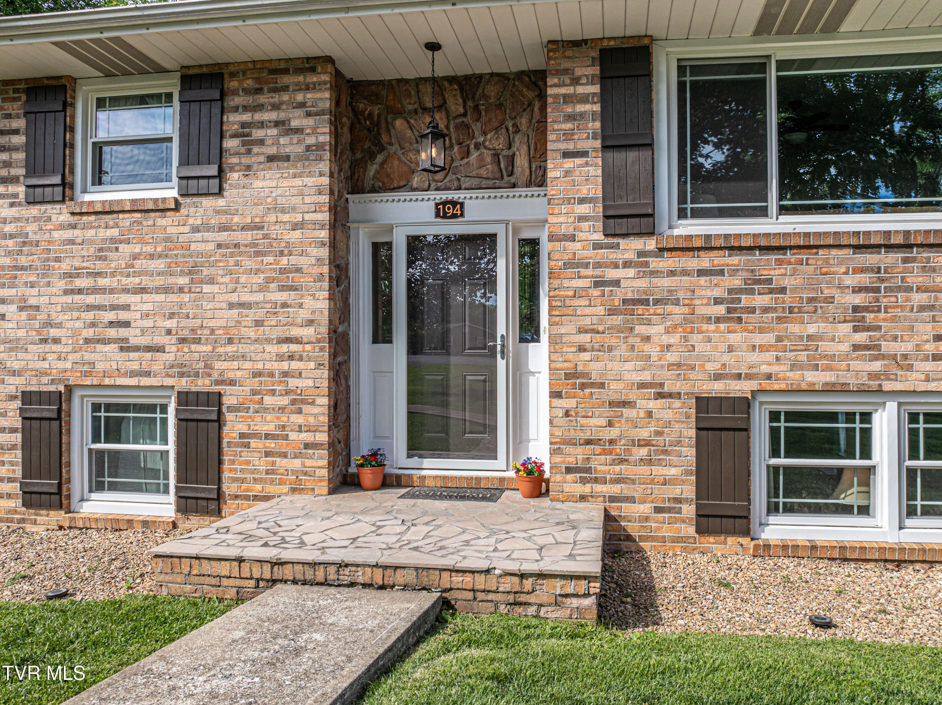 194 Deertrack Lane