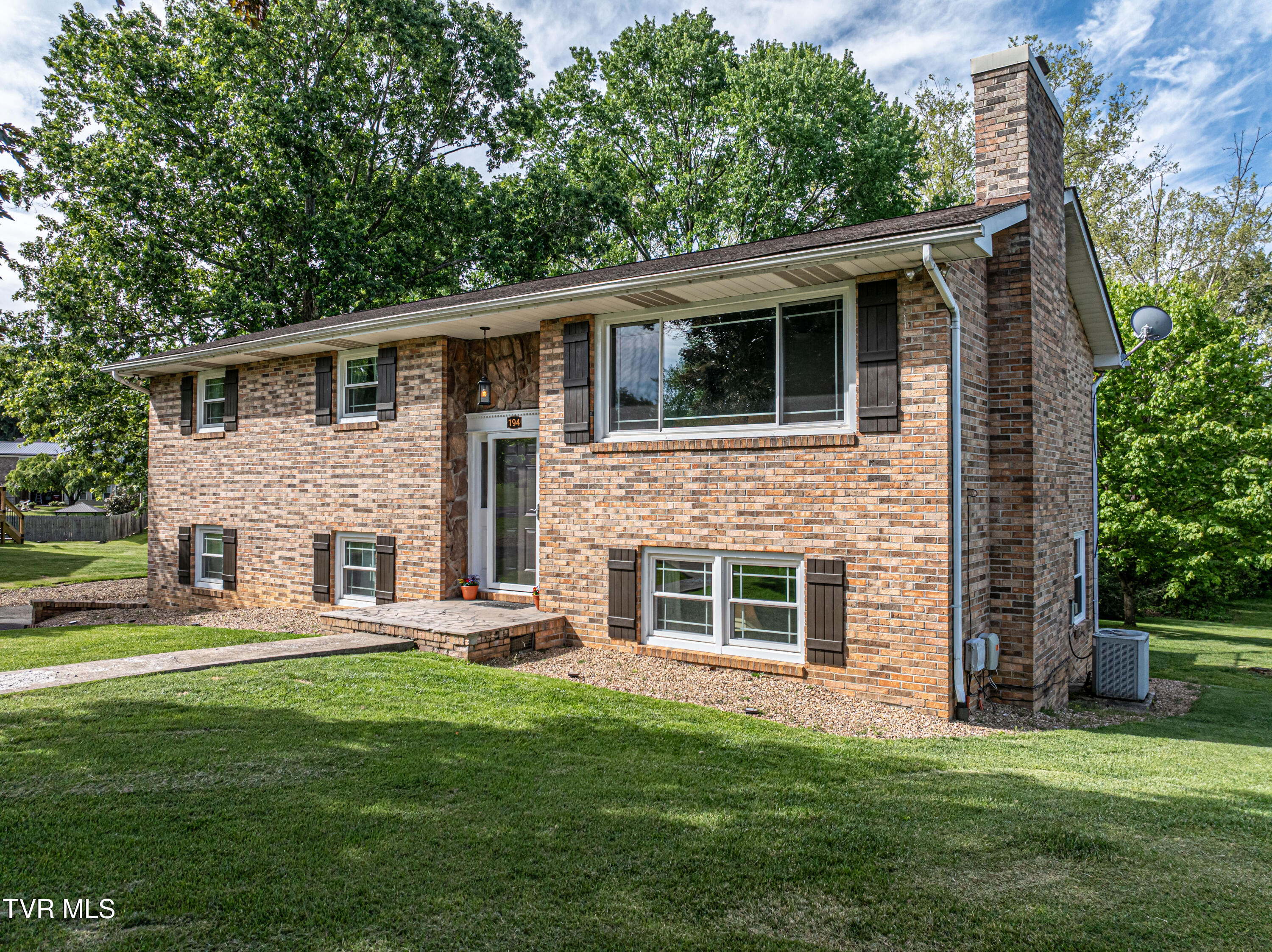 194 Deertrack Lane