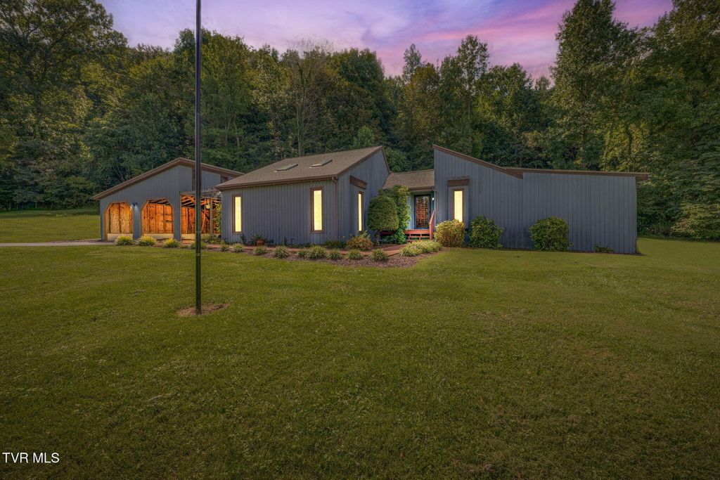 Photo of 782 Harr Town Road, Blountville, TN 37617 (MLS # 9984983)
