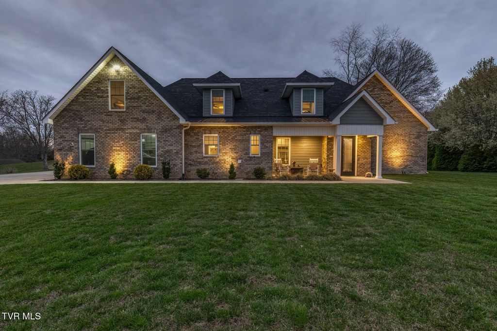 Photo of 100 Canterbury Place, Bristol, TN 37620 (MLS # 9992558)