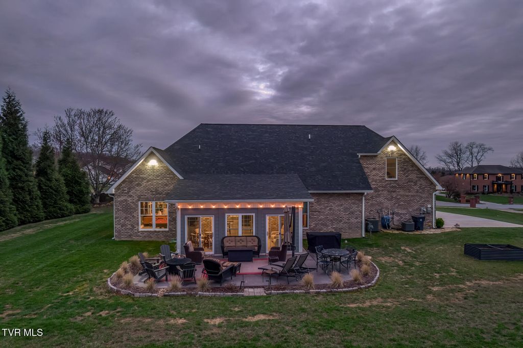 Photo of 100 Canterbury Place, Bristol, TN 37620 (MLS # 9992558)