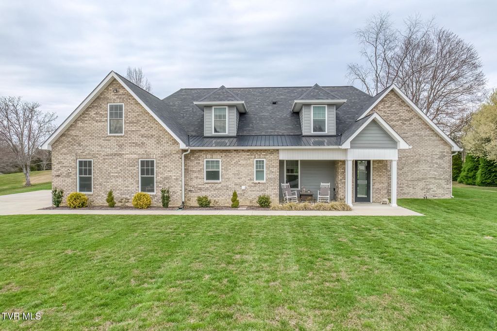 Photo of 100 Canterbury Place, Bristol, TN 37620 (MLS # 9992558)