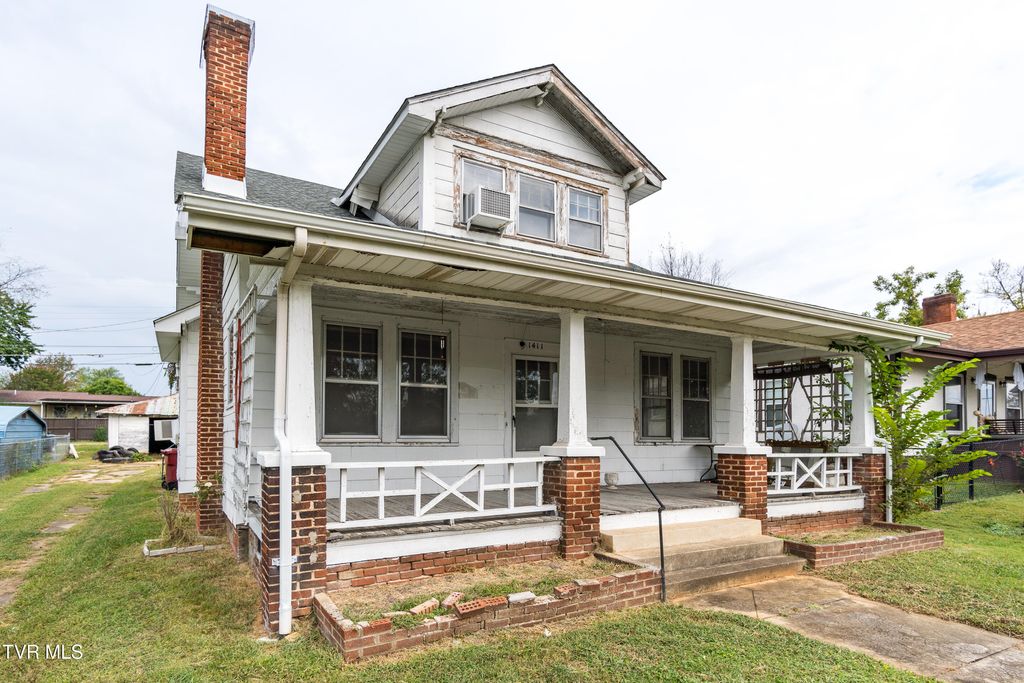 Photo of 1411 Unaka Avenue, Johnson City, TN 37601 (MLS # 9986265)