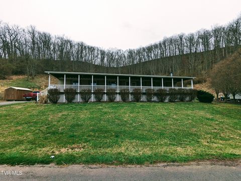 Homes For Sale - 605 Charles Street<br/> Dickenson County, Clintwood, VA 24228