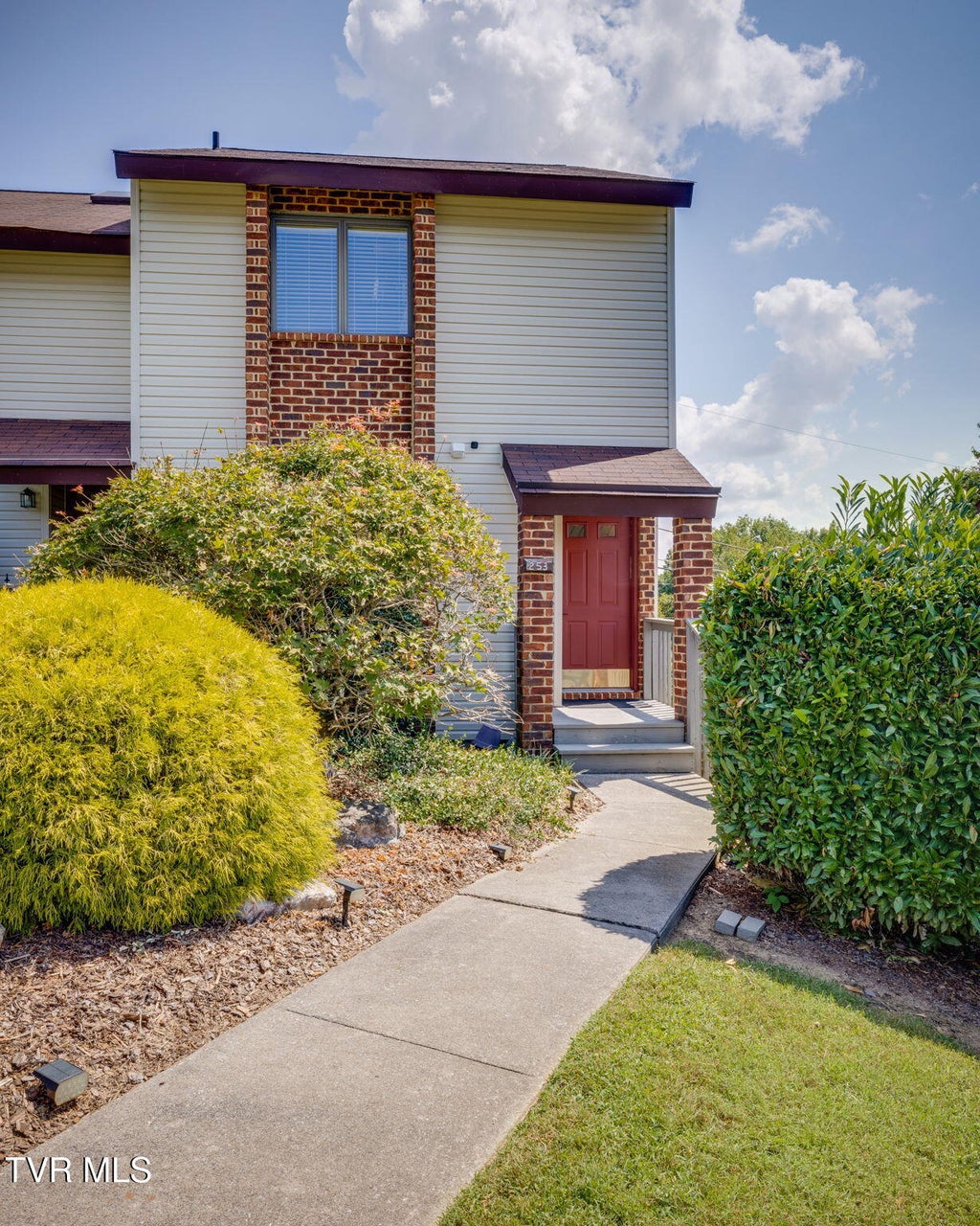Photo of 253 Willowbend Drive #253, Kingsport, TN 37660 (MLS # 10000360)