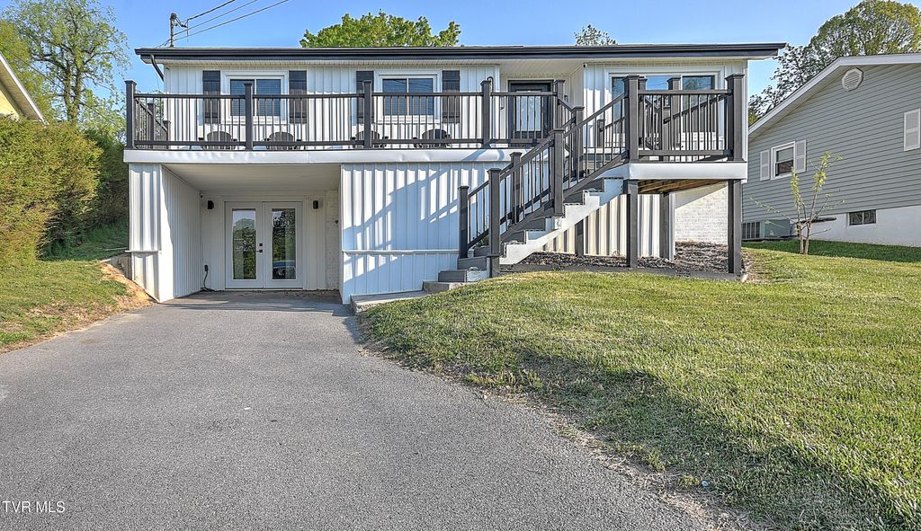 Photo of 2413 Catherine Street, Bristol, VA 24201 (MLS # 9994457)