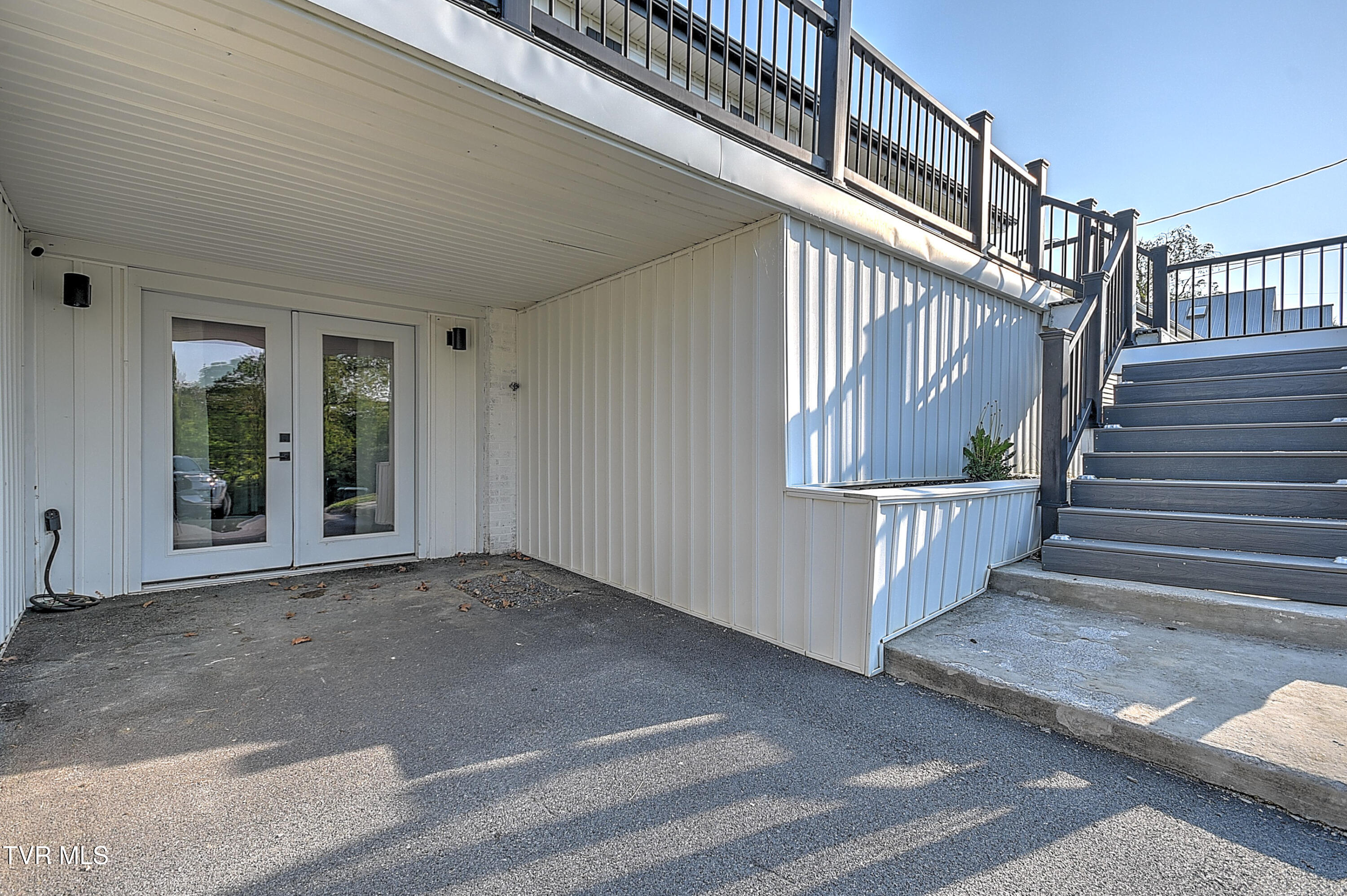 2413 Catherine Street