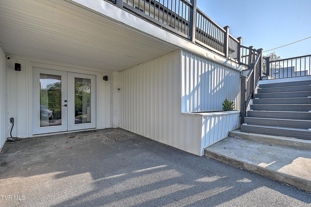 Photo of 2413 Catherine Street, Bristol, VA 24201 (MLS # 9994457)