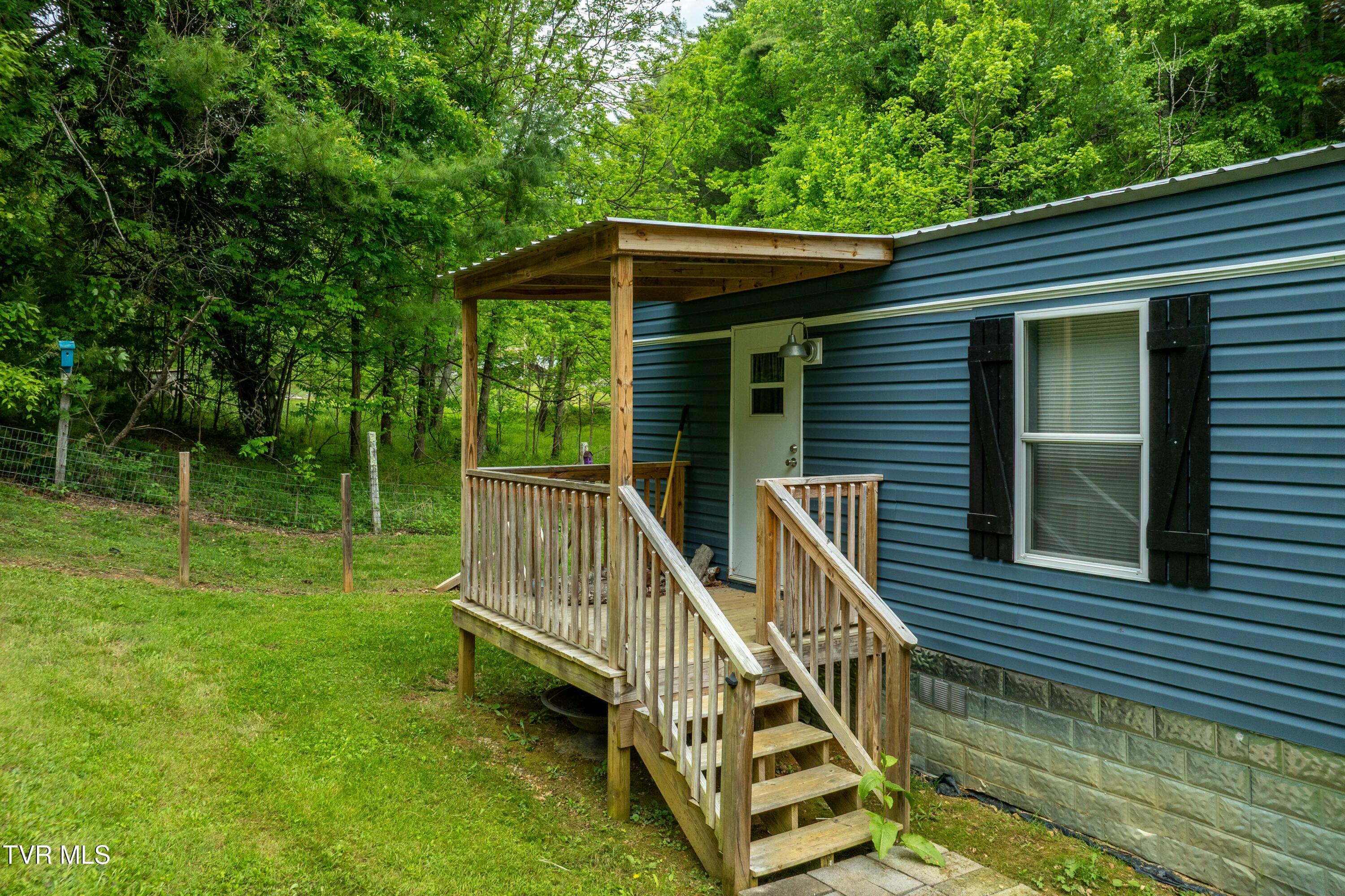 481 Fox Hollow Hollow, Mountain City, Tennessee image 2