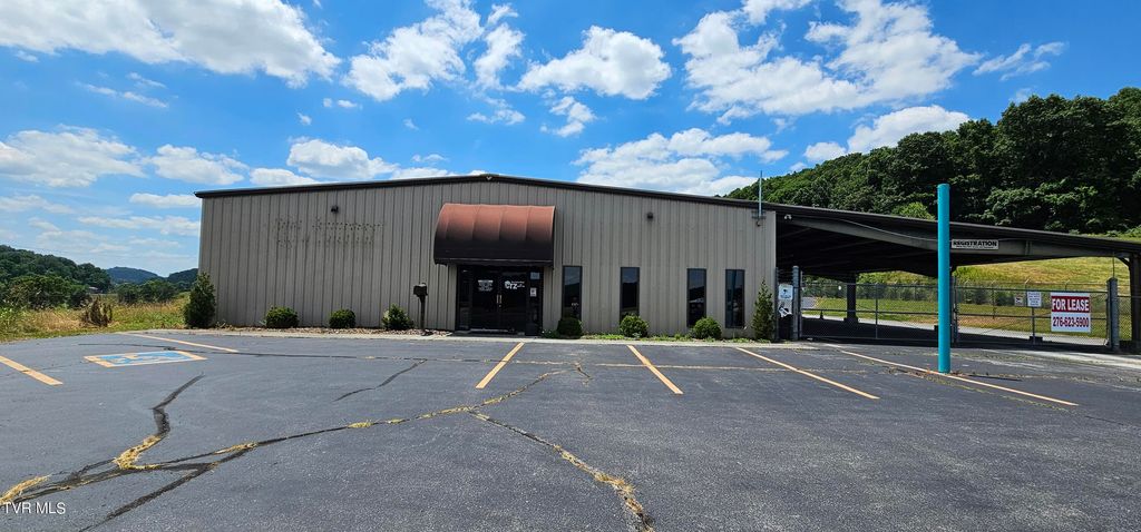 Photo of 195 Joe R Mccrary Road, Fall Branch, TN 37656 (MLS # 9988236)