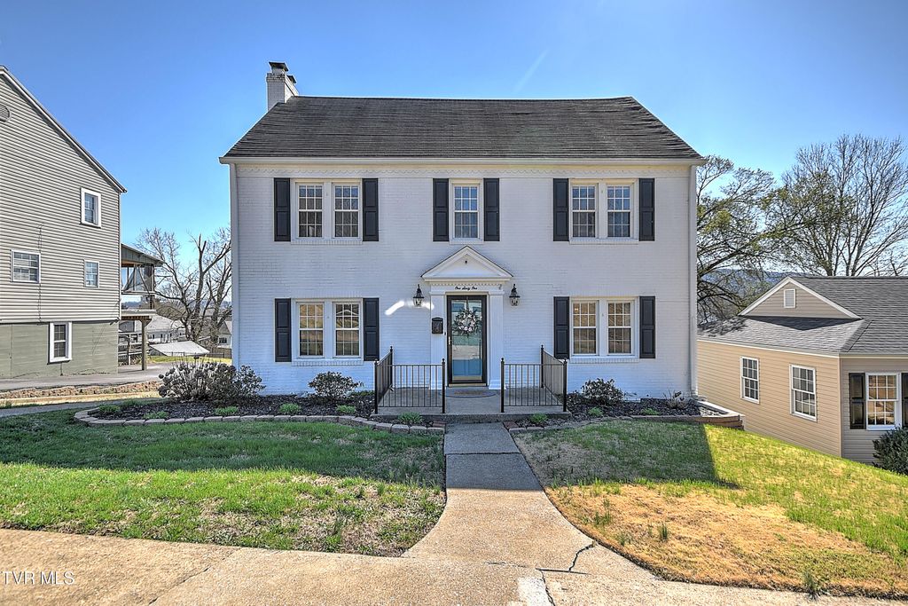 Photo of 161 Sevier Avenue, Kingsport, TN 37660 (MLS # 9992183)