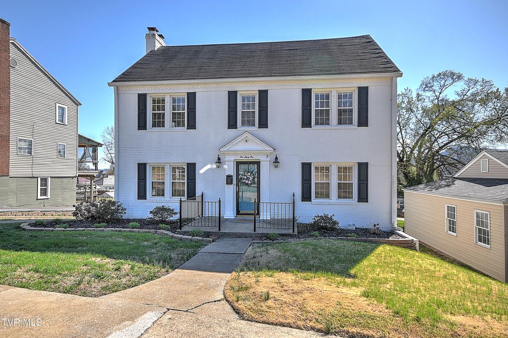 Photo of 161 Sevier Avenue, Kingsport, TN 37660 (MLS # 9992183)