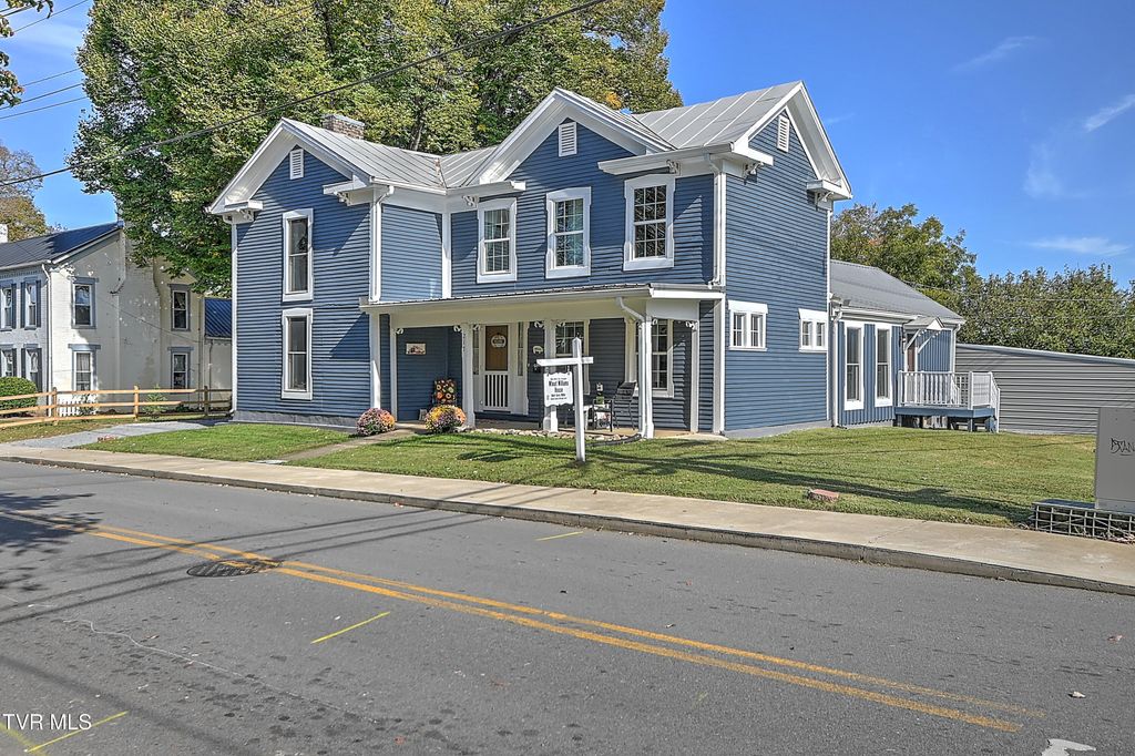 Photo of 217 Irish Street, Greeneville, TN 37743 (MLS # 9987247)