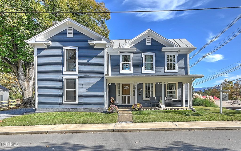 Photo of 217 Irish Street, Greeneville, TN 37743 (MLS # 9987247)