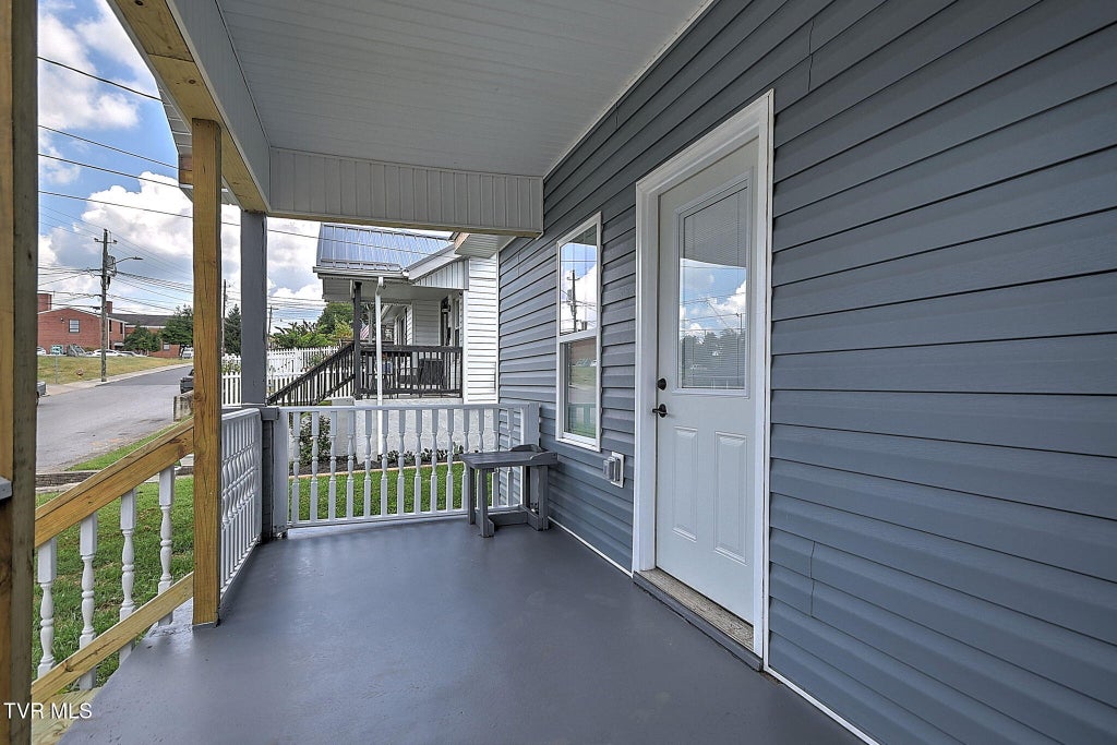Photo of 242 Mcdowell Street, Bristol, TN 37620 (MLS # 10000403)