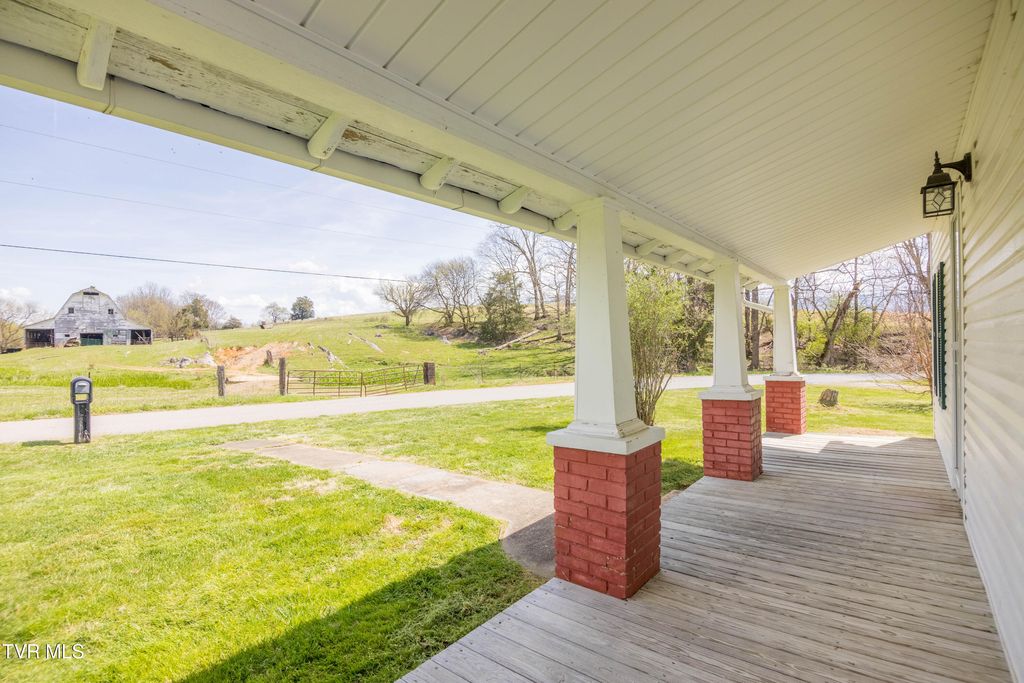 Photo of 2200 Sunnyside Road, Greeneville, TN 37743 (MLS # 9993377)