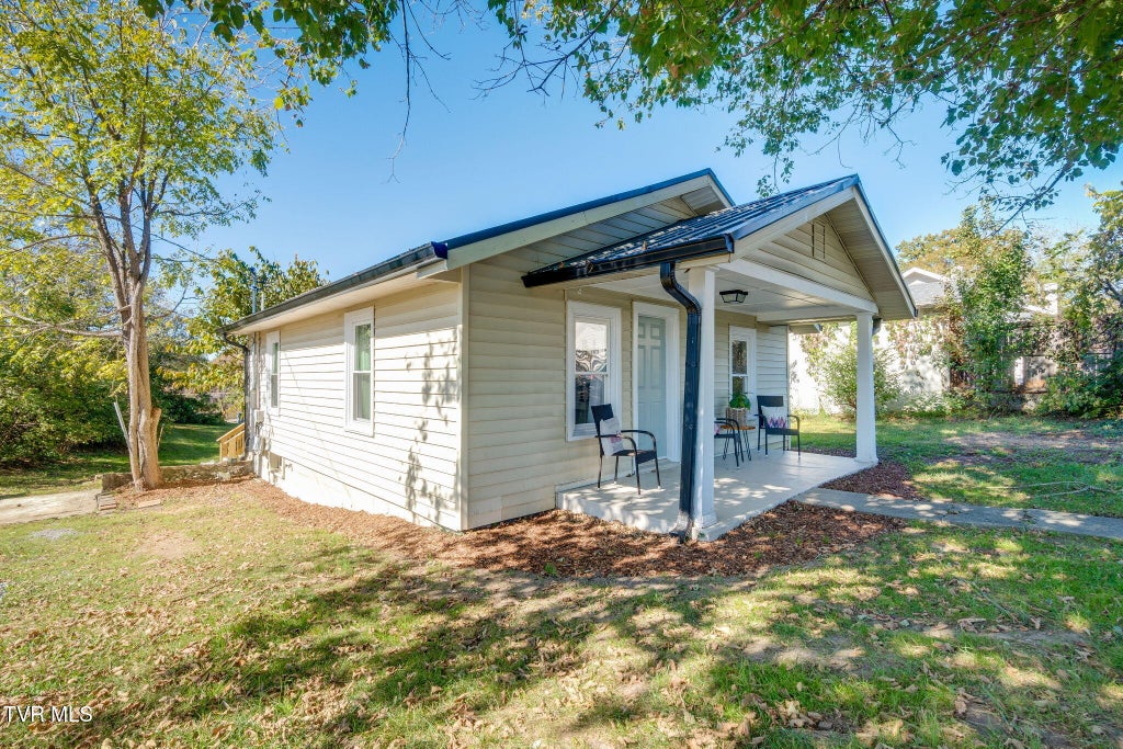 Photo of 1210 Kentucky Avenue, Bristol, TN 37620 (MLS # 10002469)