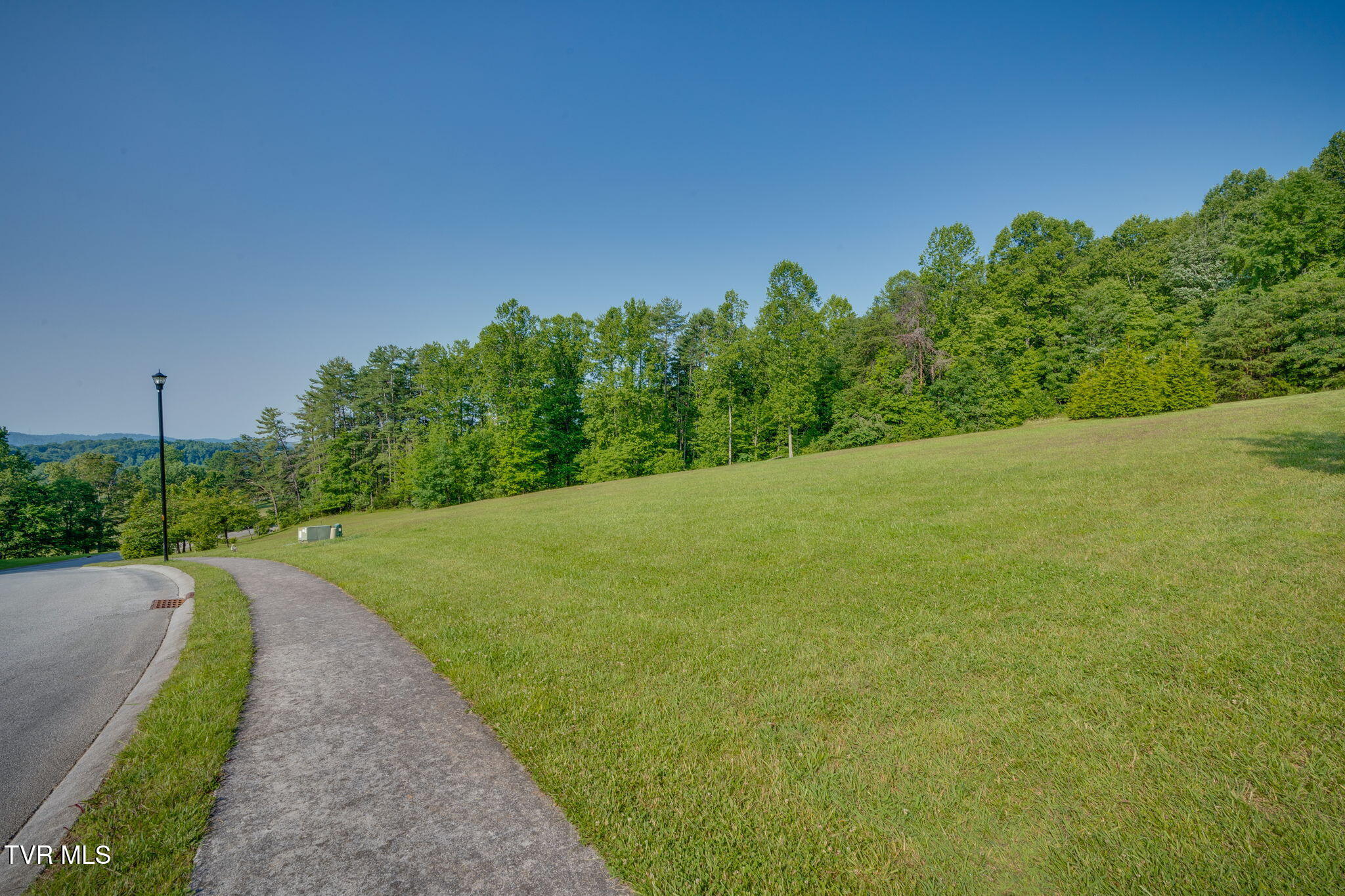 309 Golf Ridge Drive, Kingsport, Tennessee image 3