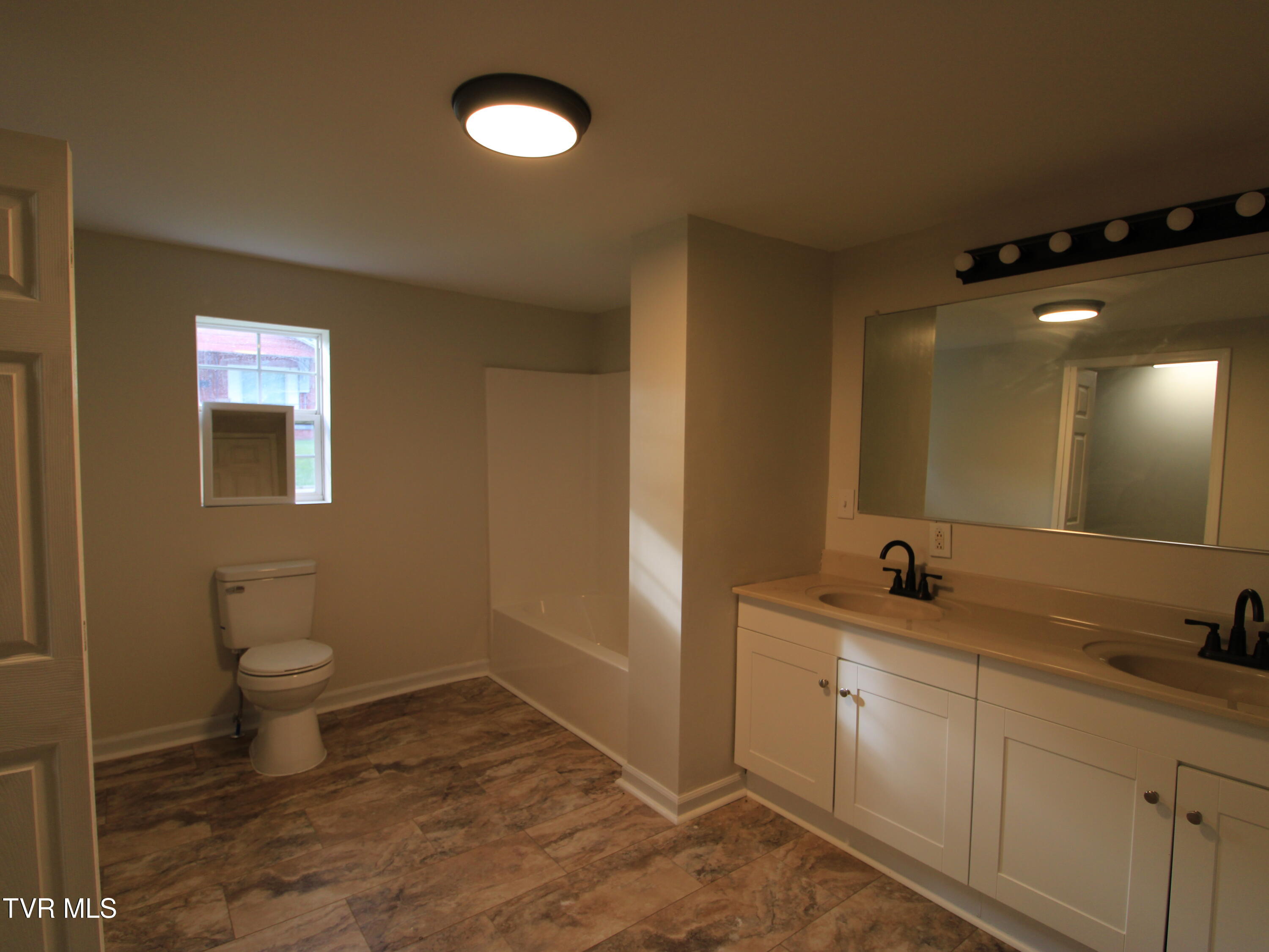 321 Chilhowie Avenue, Johnson City, Tennessee image 7