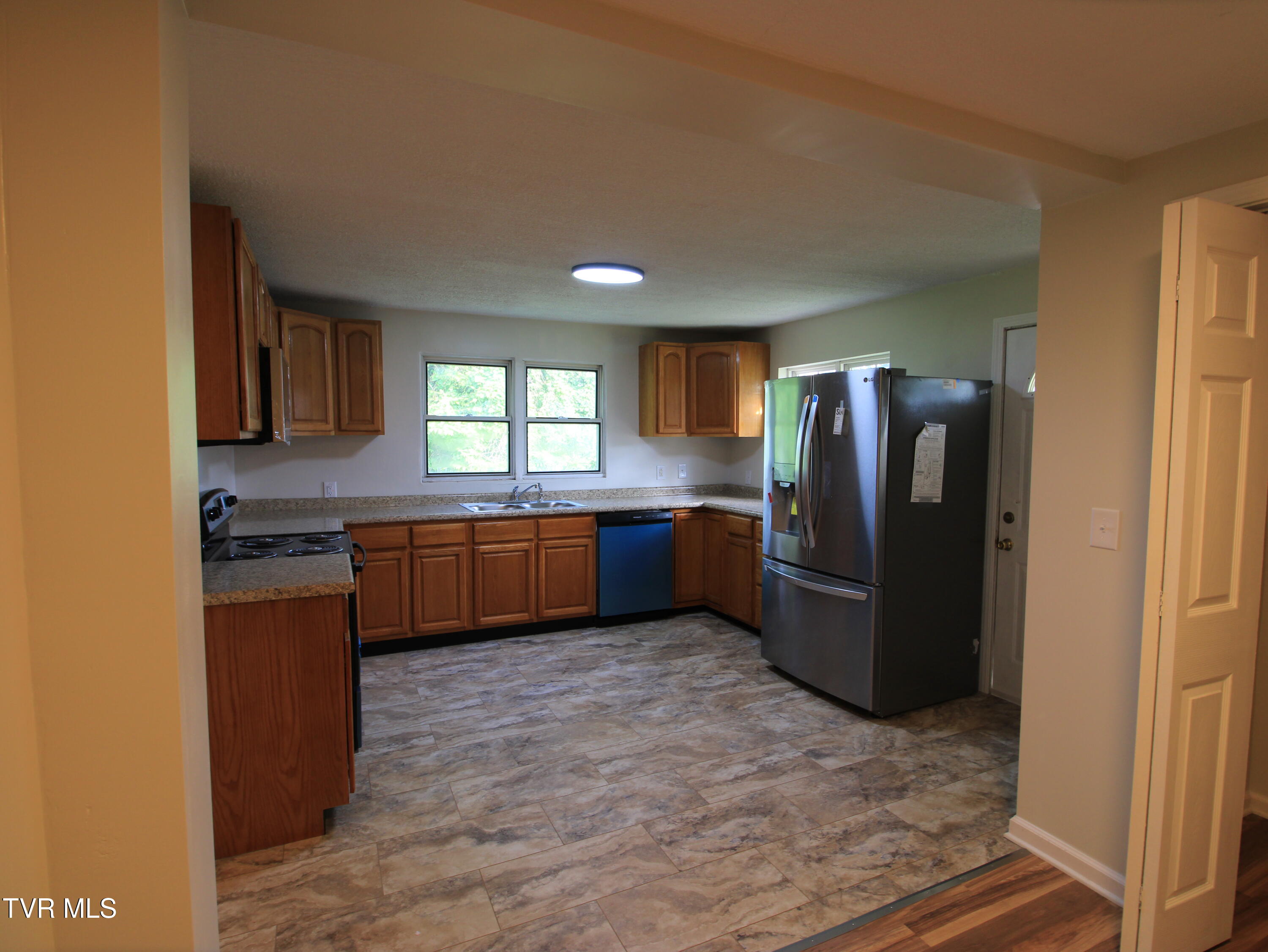 321 Chilhowie Avenue, Johnson City, Tennessee image 17