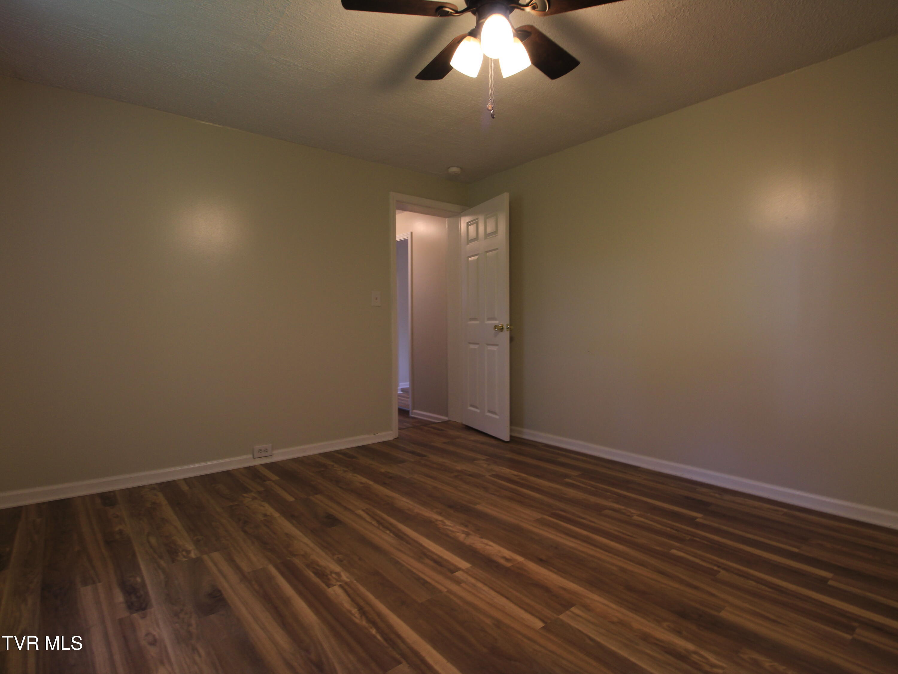 321 Chilhowie Avenue, Johnson City, Tennessee image 32