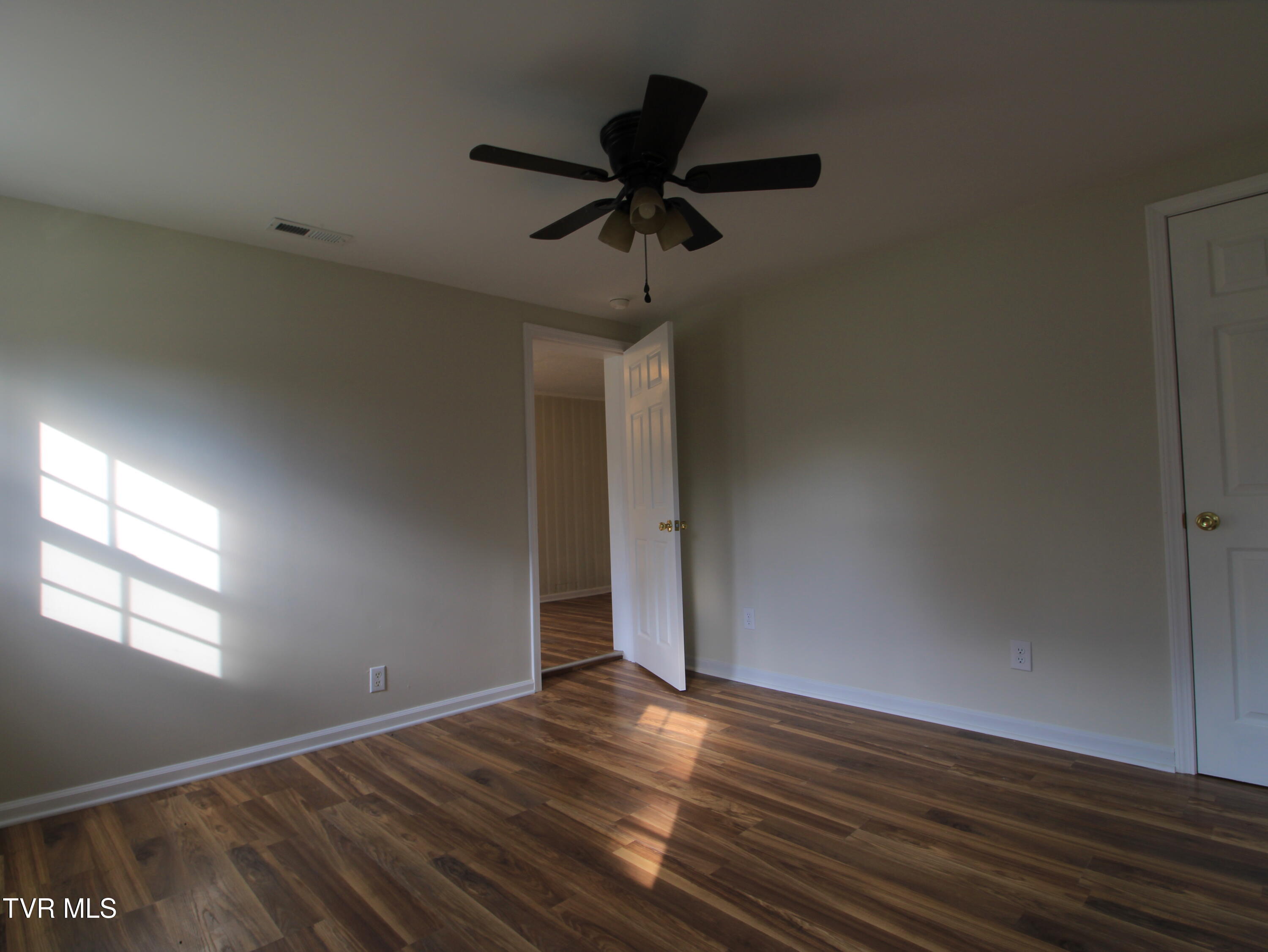 321 Chilhowie Avenue, Johnson City, Tennessee image 35