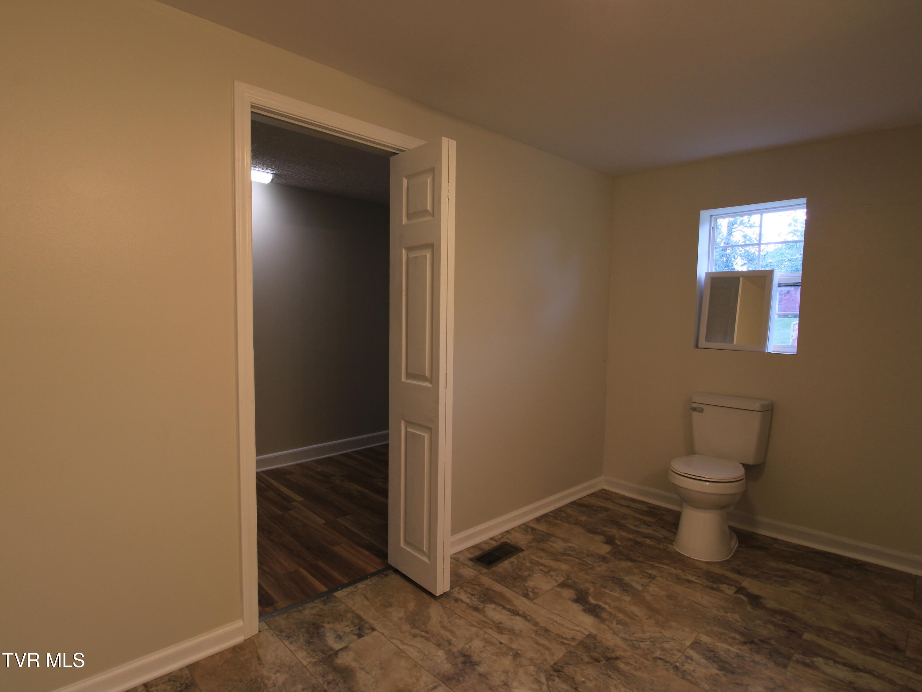321 Chilhowie Avenue, Johnson City, Tennessee image 21