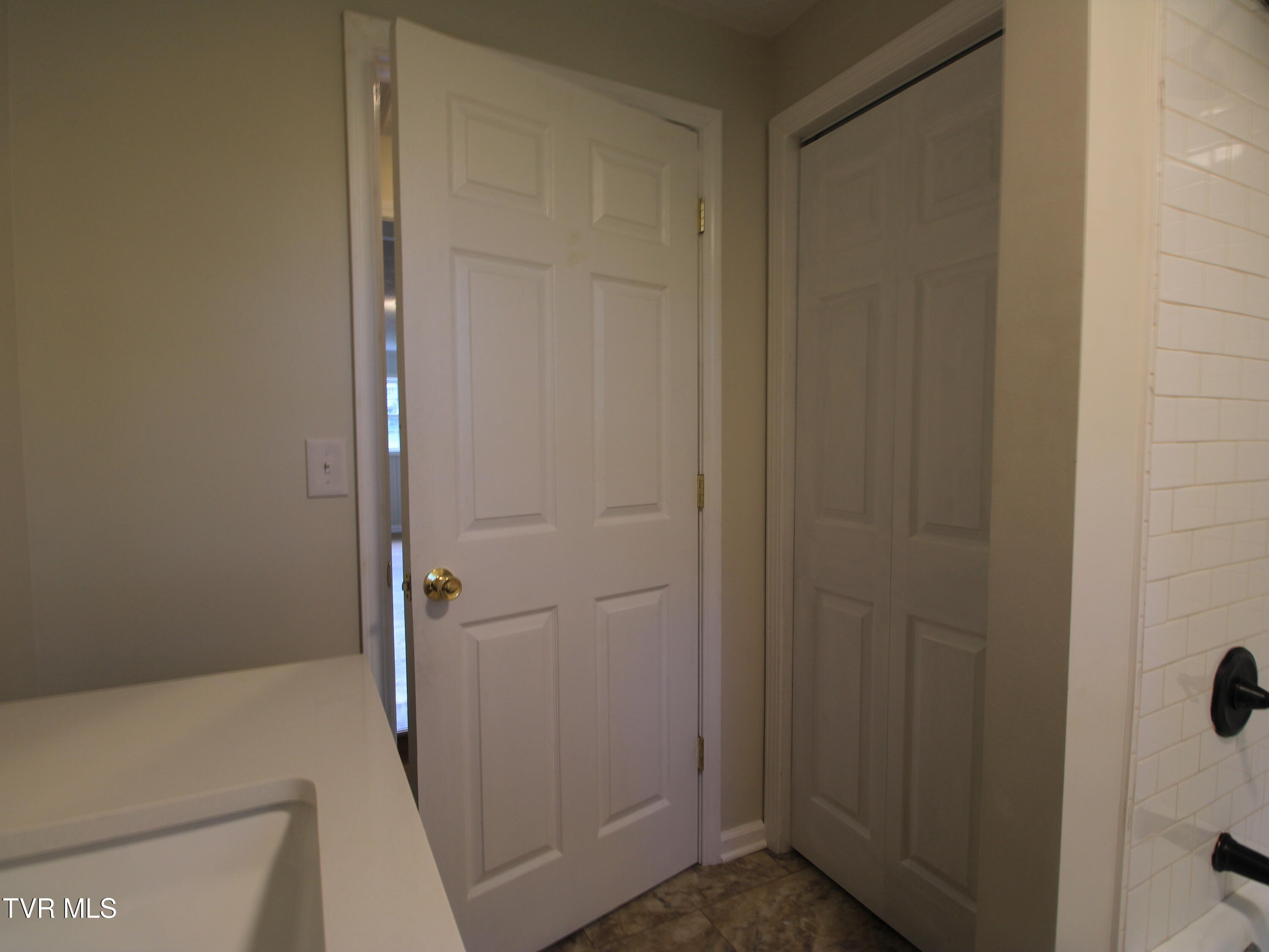 321 Chilhowie Avenue, Johnson City, Tennessee image 31