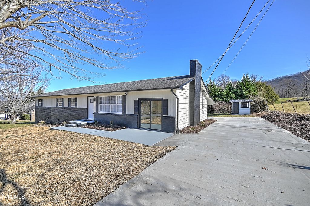 Photo of 371 H Heaton Road, Elizabethton, TN 37643 (MLS # 9989197)