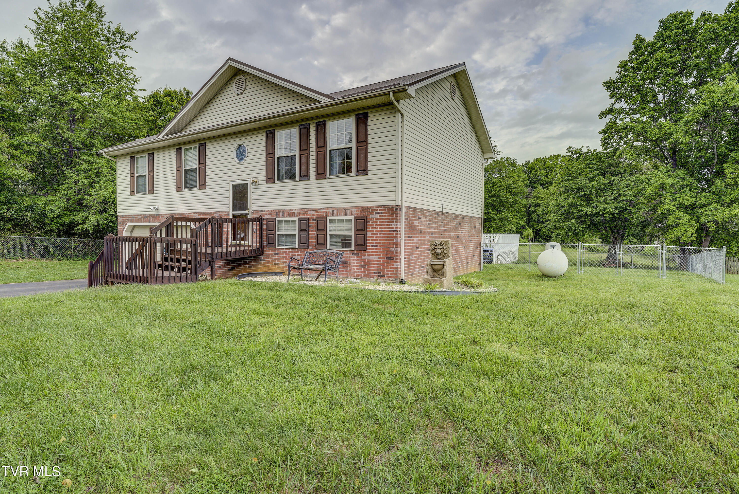 115 Maple Ridge Drive, Jonesborough, Tennessee image 3