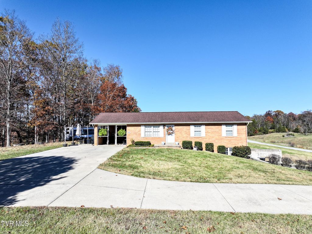 Photo of 4522 Blue Springs Parkway Pkwy, Greeneville, TN 37743 (MLS # 9988204)