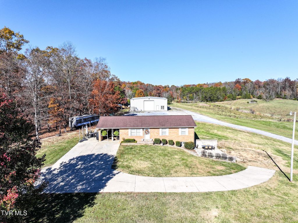 Photo of 4522 Blue Springs Parkway Pkwy, Greeneville, TN 37743 (MLS # 9988204)