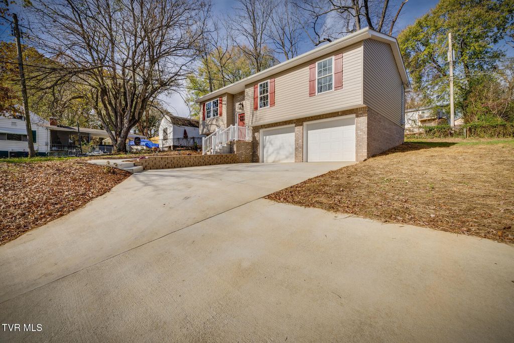Photo of 1950 Stone West Drive, Kingsport, TN 37660 (MLS # 9984243)