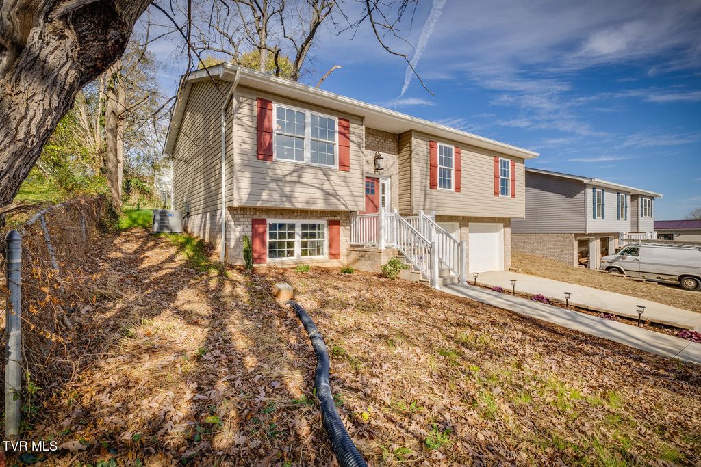 Photo of 1950 Stone West Drive, Kingsport, TN 37660 (MLS # 9984243)