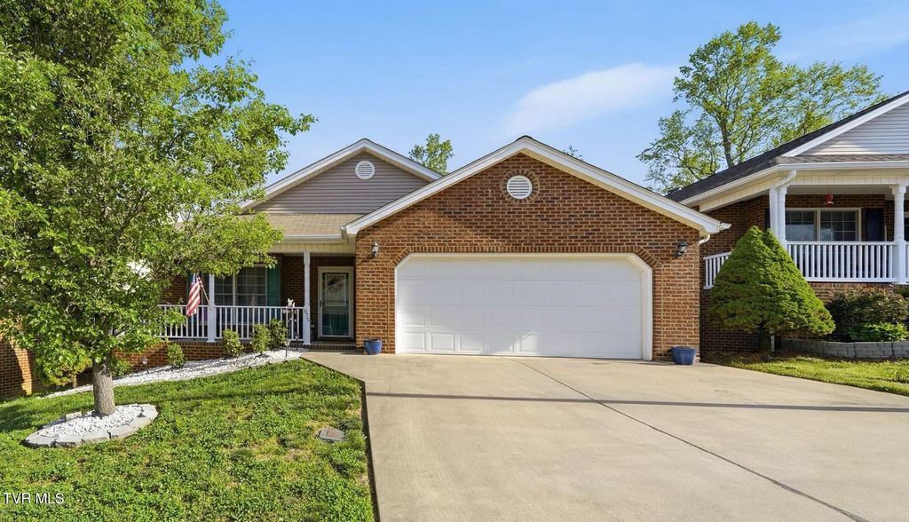 Photo of 675 Willowcrest Place, Kingsport, TN 37660 (MLS # 9994034)
